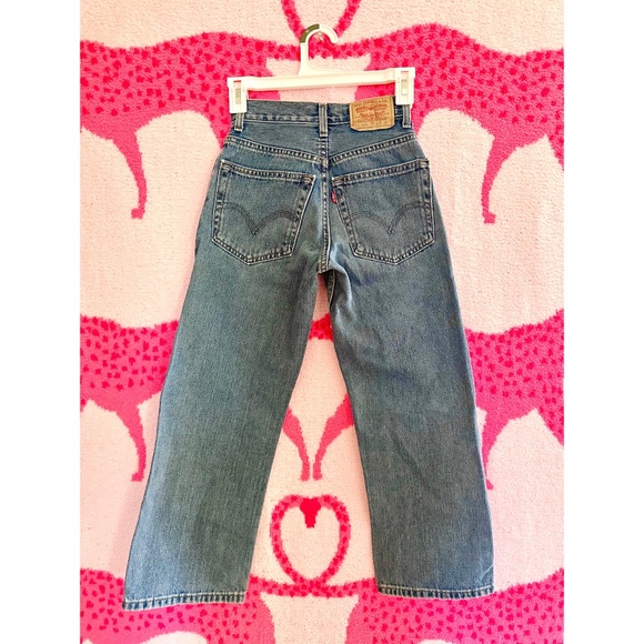 ***SOLD***🦋Levi’s Vintage Jeans🦋 - Picture 2 of 4